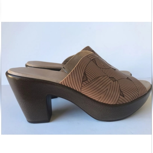 Munro Shoes - Munro Women's Leather Mules